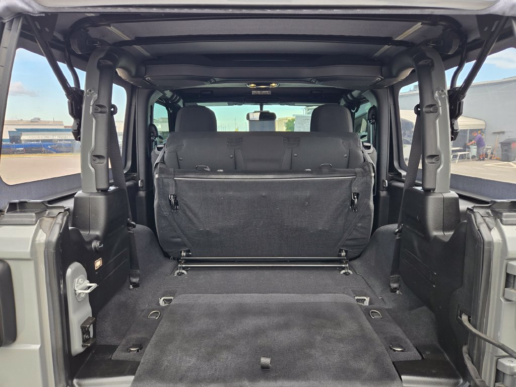 Used 2021 Jeep Wrangler Sport AWD/4WD image 23