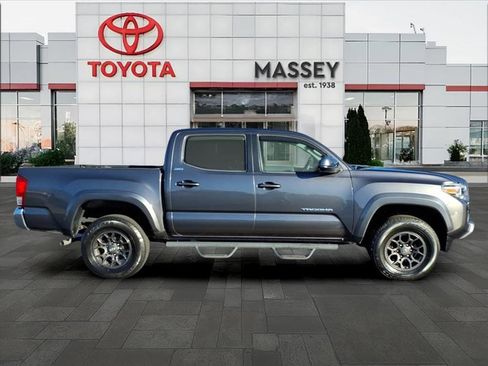 Used 2017 Toyota Tacoma SR5 image 26