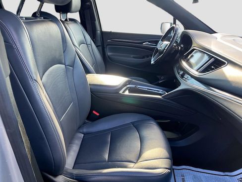 Used 2022 Buick Enclave Premium image 30
