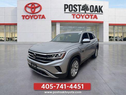 Used 2023 Volkswagen Atlas Cross Sport SE FWD image 2
