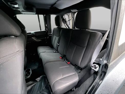 Used 2017 Jeep Wrangler Unlimited Sport w/ Connectivity Group AWD/4WD image 19