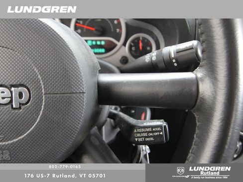 Used 2007 Jeep Wrangler Unlimited Sahara w/ Dual Top Group image 16