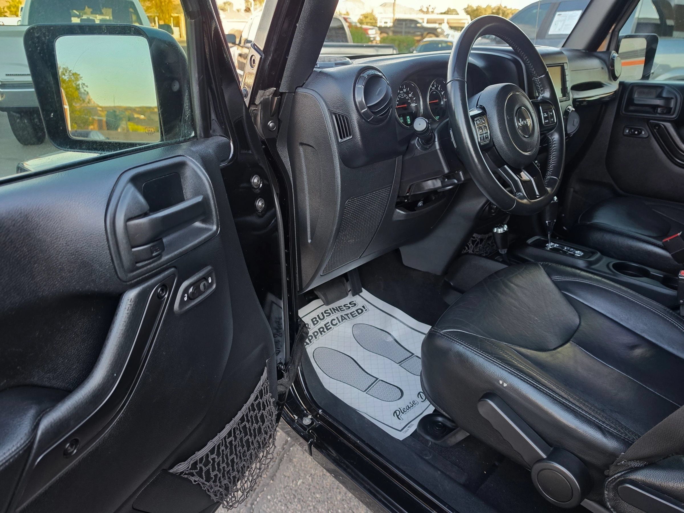 Used 2017 Jeep Wrangler Unlimited Sahara AWD/4WD image 14