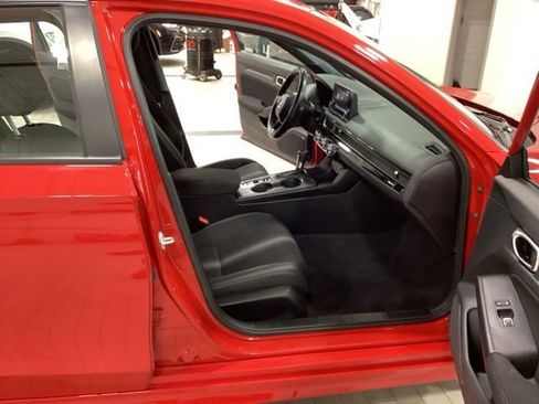 Used 2023 Honda Civic Sport image 11