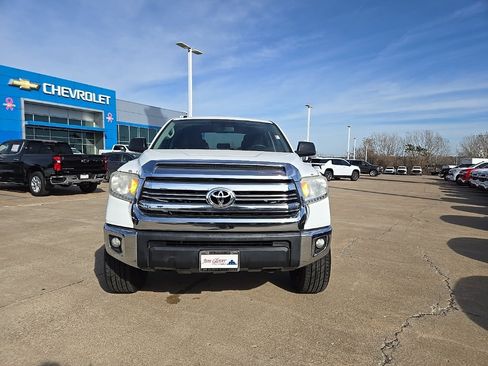 Used 2016 Toyota Tundra SR5 image 8