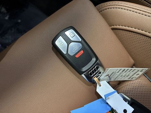 Used 2025 Audi Q5 2.0T Premium Plus w/ Premium Plus Package image 28