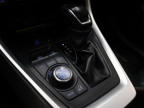 Used 2020 Toyota RAV4 Limited AWD/4WD image 25
