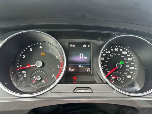 Used 2019 Volkswagen Tiguan SE w/ Panoramic Sunroof Package image 8