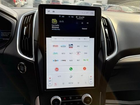 Used 2022 Ford Edge Titanium image 16