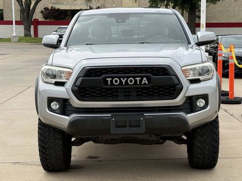 Used 2018 Toyota Tacoma TRD Off-Road image 7