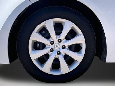 Used 2024 Toyota Corolla LE FWD image 31