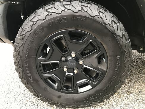 Used 2020 Jeep Gladiator Sport AWD/4WD image 10