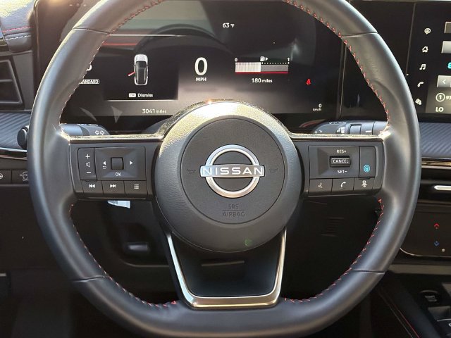 Certified 2025 Nissan Kicks SR FWD image 10