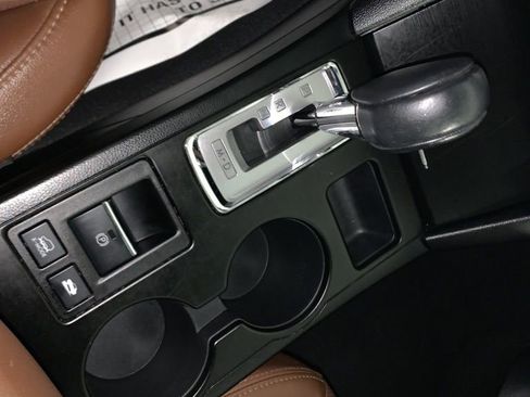 Used 2017 Subaru Outback 2.5i Touring image 19