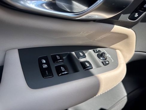 New 2026 Volvo XC90 B6 Plus w/ Protection Package Premier image 21