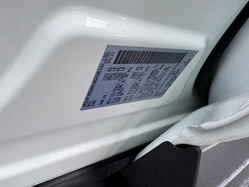Used 2025 Nissan Rogue S FWD image 23