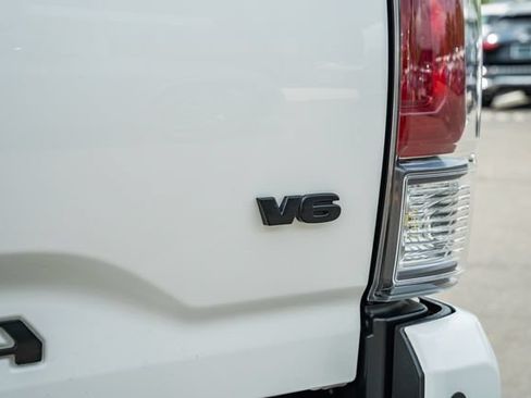 Used 2022 Toyota Tacoma TRD Sport w/ Technology Package AWD/4WD image 8