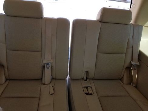 Used 2007 Cadillac Escalade AWD w/ Information Package image 8