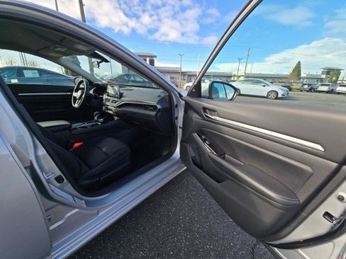 Used 2023 Nissan Altima 2.5 SV image 11