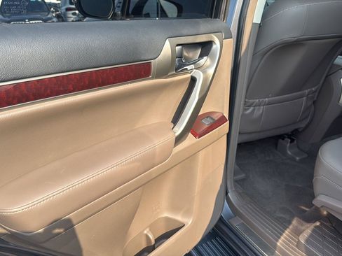 Used 2019 Lexus GX 460 Premium AWD/4WD image 12