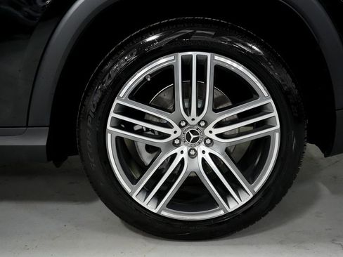 Used 2024 Mercedes-Benz GLS 450 4MATIC image 29