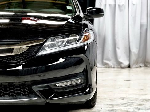 Used 2017 Honda Accord EX-L image 3