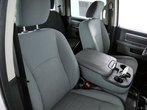 Used 2019 RAM 1500 Classic SLT image 13