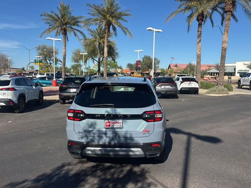 Used 2025 Honda Pilot Elite image 6