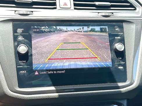 Used 2023 Volkswagen Tiguan SE FWD image 31