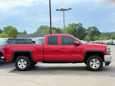 Used 2018 Chevrolet Silverado 1500 LT AWD/4WD image 26