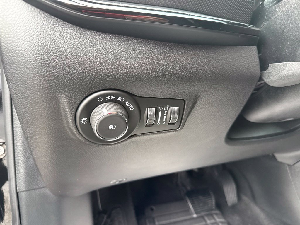 Used 2024 Jeep Compass Trailhawk AWD/4WD image 27