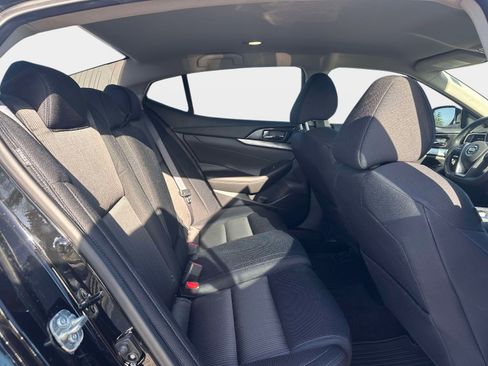 Used 2019 Nissan Maxima 3.5 S w/ Floor Mat Group FWD image 9