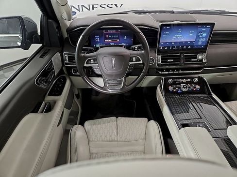 Certified 2022 Lincoln Navigator Black Label AWD/4WD image 16