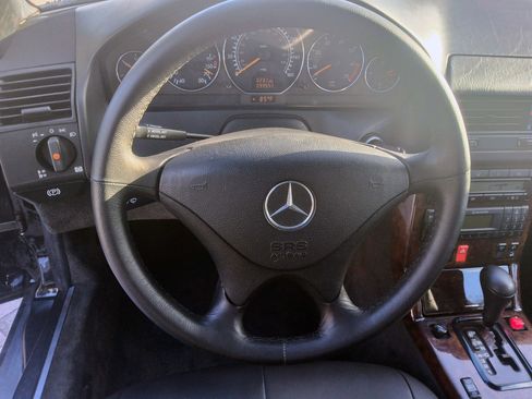 Used 2002 Mercedes-Benz SL 500 image 6