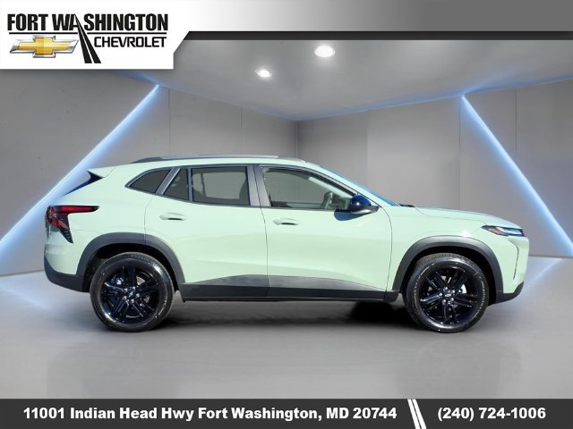 Used 2026 Chevrolet Trax ACTIV w/ Sunroof Package FWD image 2