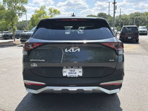 Used 2023 Kia Sportage LX AWD/4WD image 6