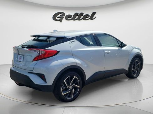 Used 2022 Toyota C-HR Limited FWD image 5