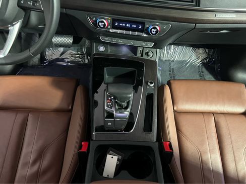 Used 2023 Audi Q5 2.0T Premium w/ Convenience Package image 12