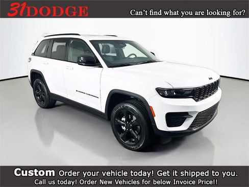 New 2025 Jeep Grand Cherokee Altitude image 1