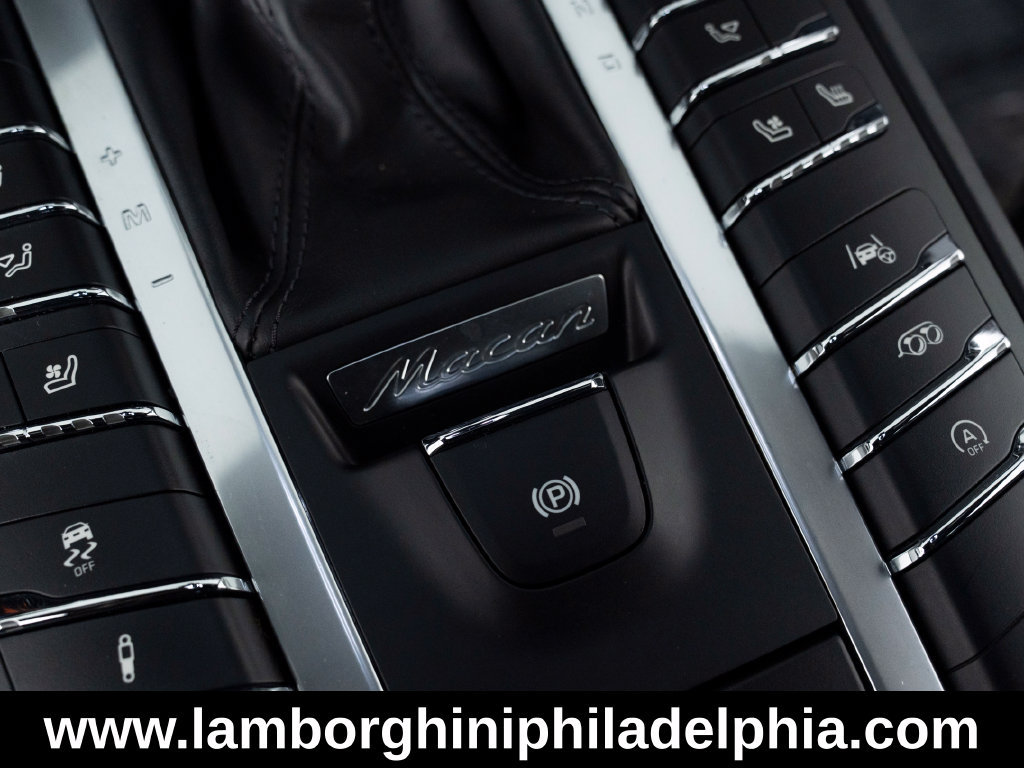 Used 2021 Porsche Macan Turbo AWD/4WD image 31