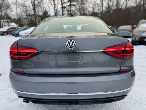 Used 2017 Volkswagen Passat 1.8T R-Line w/ R-Line Lighting Package image 6