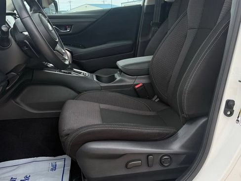 Used 2025 Subaru Outback Premium AWD/4WD image 12