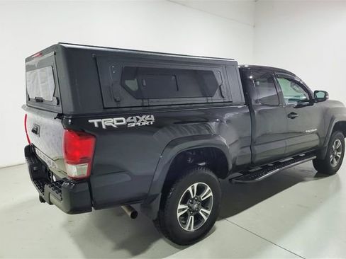 Used 2016 Toyota Tacoma TRD Sport w/ Towing Package image 16