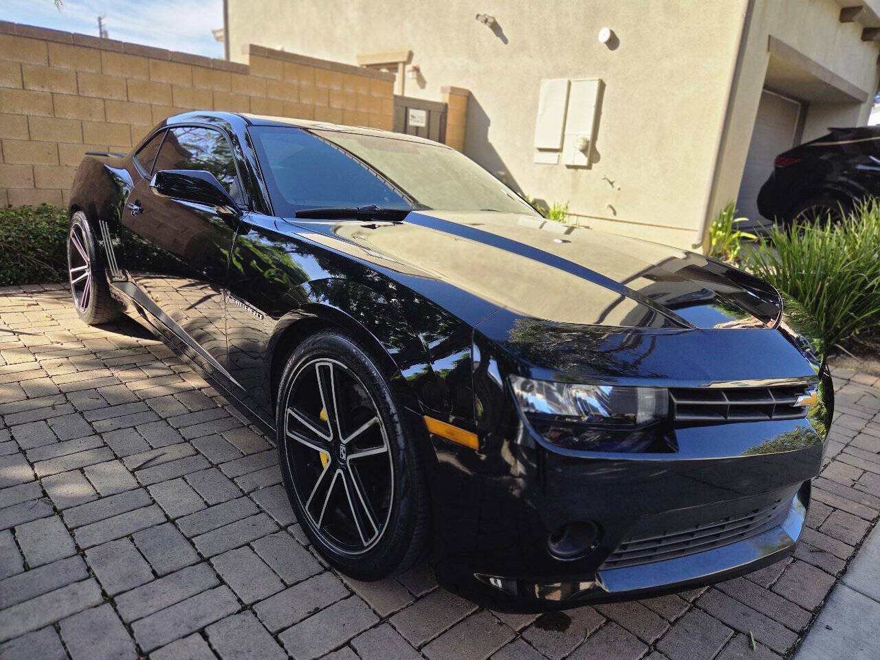 Used 2015 Chevrolet Camaro LS RWD image 4