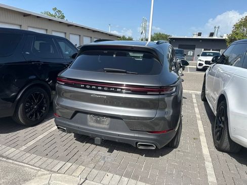 Used 2024 Porsche Cayenne AWD/4WD image 4