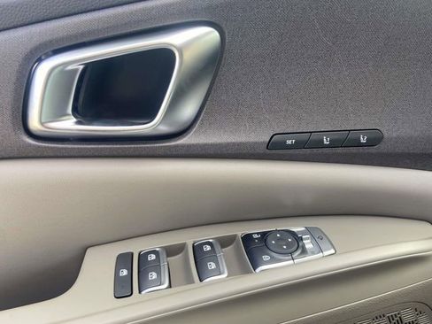 New 2026 Kia Carnival EX FWD image 12