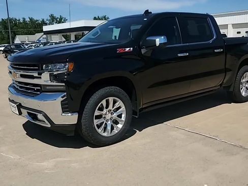 Used 2022 Chevrolet Silverado 1500 LTZ AWD/4WD image 4