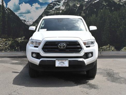 Used 2019 Toyota Tacoma SR5 AWD/4WD image 5
