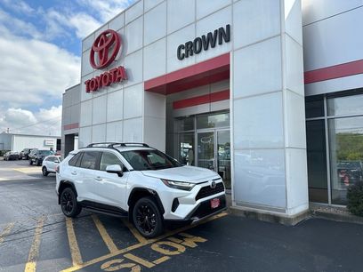 New 2025 Toyota RAV4 SE