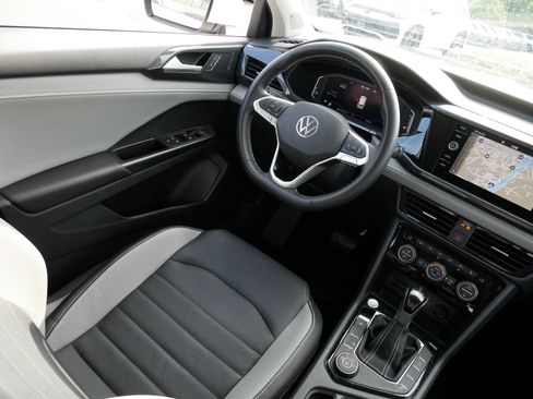 Certified 2023 Volkswagen Taos SEL AWD/4WD image 9